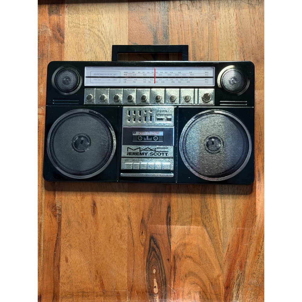 MAC x Jeremy Scott Lo-Fi Eyeshadow Palette,New Limited Edition Boombox Compact